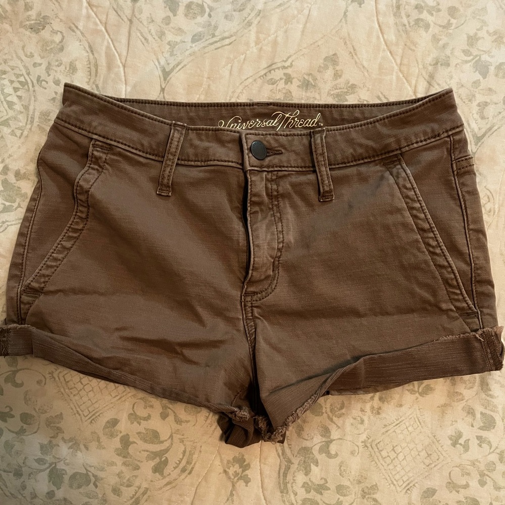 ☀️Universal Thread brown shorts